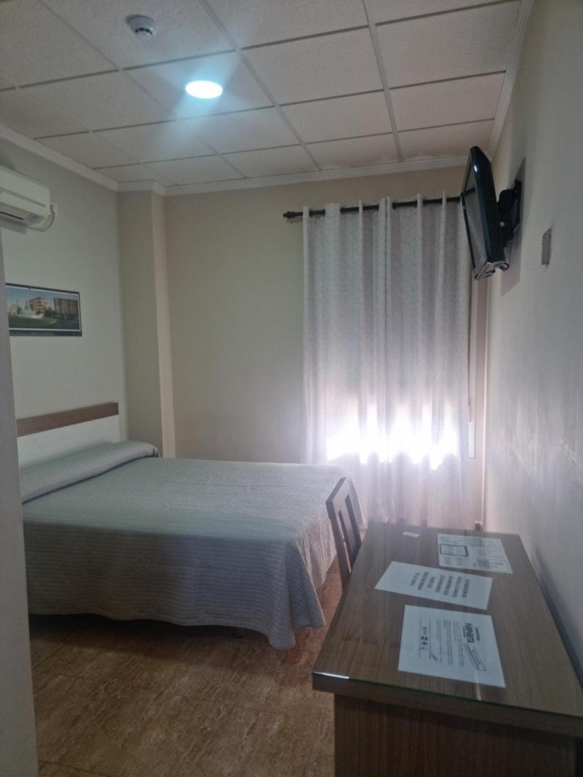 Hostal Restaurante El Paraiso Дон-Беніто Екстер'єр фото