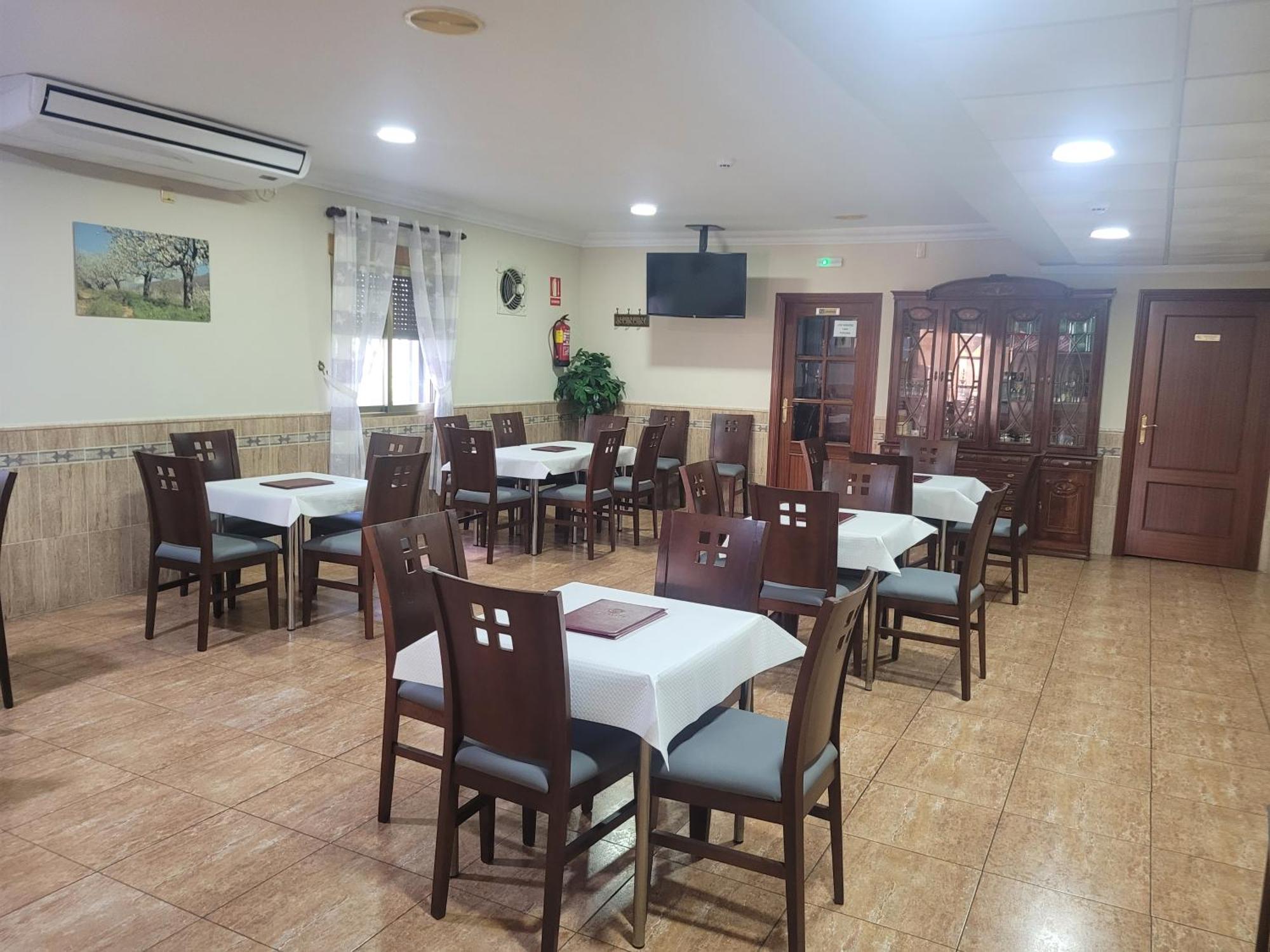 Hostal Restaurante El Paraiso Дон-Беніто Екстер'єр фото