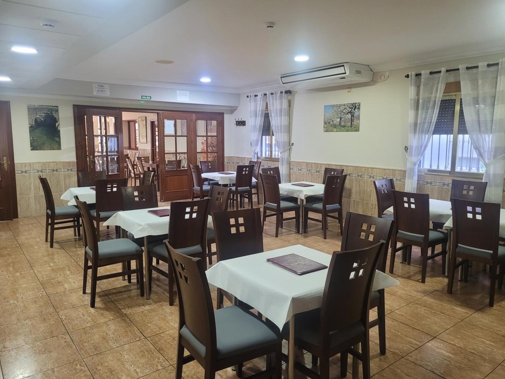 Hostal Restaurante El Paraiso Дон-Беніто Екстер'єр фото