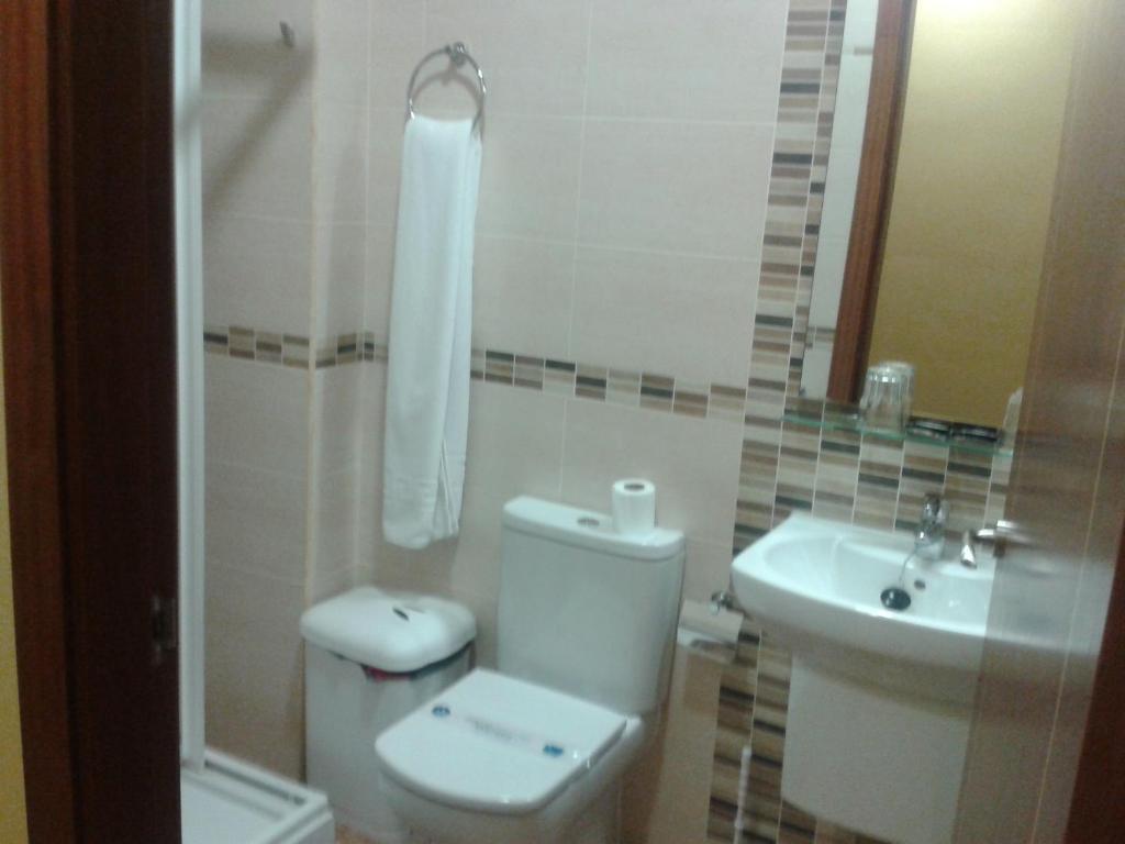 Hostal Restaurante El Paraiso Дон-Беніто Номер фото