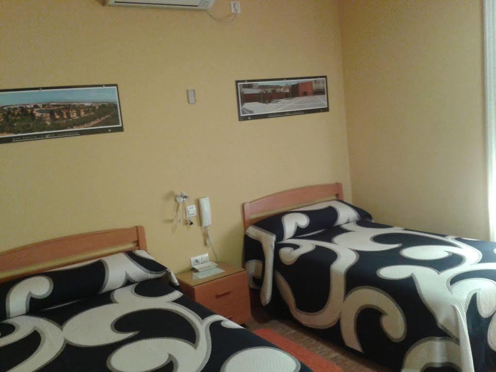 Hostal Restaurante El Paraiso Дон-Беніто Екстер'єр фото